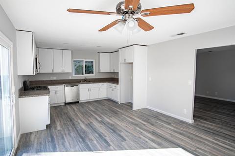 1834 Debra Ln, Vista, CA 92084 photo 3