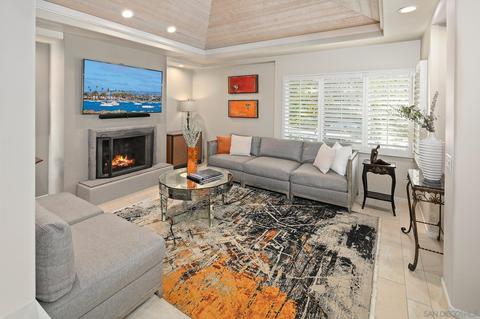 7945 Saint Louis Ter, La Jolla, CA 92037 photo 17