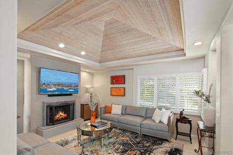 7945 Saint Louis Ter, La Jolla, CA 92037 photo 5