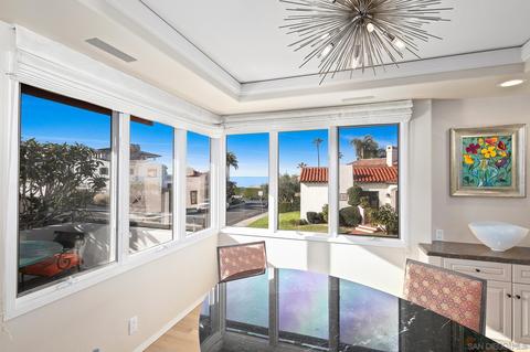 7945 Saint Louis Ter, La Jolla, CA 92037 photo 4