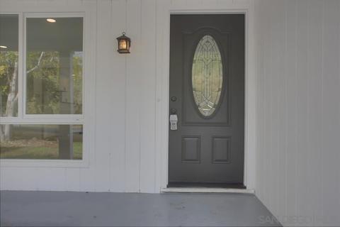 1001 Eucalyptus Ave, Vista, CA 92084 photo 5