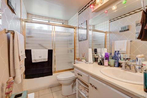 1038 E Gladwick St, Carson, CA 90746 photo 16