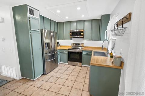 10660 King Phillip Ct, Santee, CA 92071 photo 9
