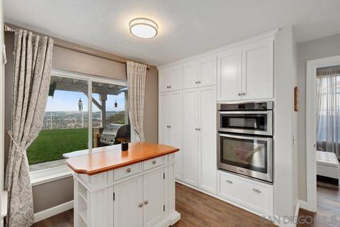 1137 Masterpiece Dr, Oceanside, CA 92057 photo 4