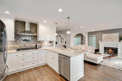 1137 Masterpiece Dr, Oceanside, CA 92057 photo 2