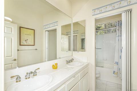 8180 Gilman Ct, La Jolla, CA 92037 photo 19