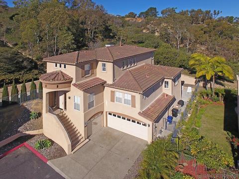 8180 Gilman Ct, La Jolla, CA 92037 photo 2