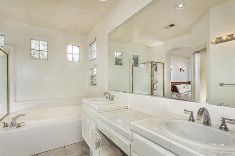 8180 Gilman Ct, La Jolla, CA 92037 photo 15