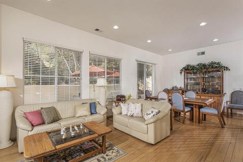 8180 Gilman Ct, La Jolla, CA 92037 photo 9