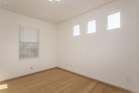 8180 Gilman Ct, La Jolla, CA 92037 photo 21