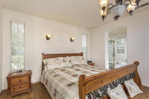 8180 Gilman Ct, La Jolla, CA 92037 photo 14