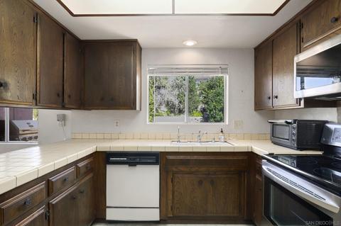 2004 Sunset Dr, Escondido, CA 92025 photo 9