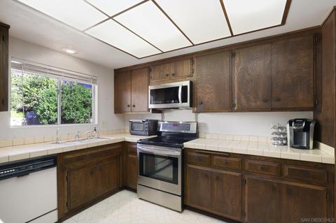 2004 Sunset Dr, Escondido, CA 92025 photo 8
