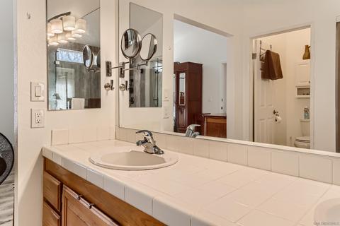 2359 Mapleleaf Dr, Vista, CA 92081 photo 16