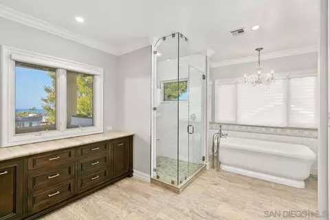 7675 Exchange Pl, La Jolla, CA 92037 photo 27