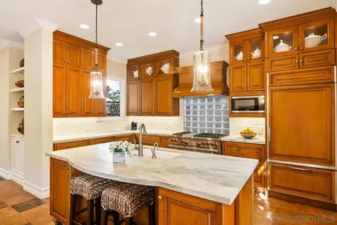 7675 Exchange Pl, La Jolla, CA 92037 photo 12