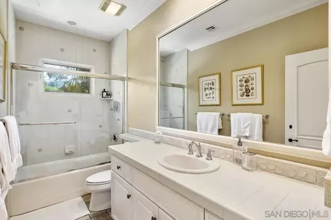 7675 Exchange Pl, La Jolla, CA 92037 photo 33