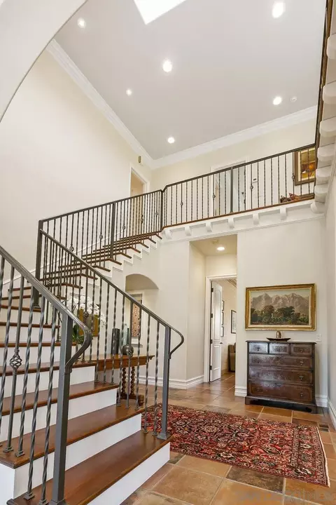 7675 Exchange Pl, La Jolla, CA 92037 photo 21