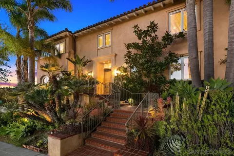 7675 Exchange Pl, La Jolla, CA 92037 photo 4
