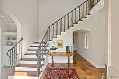 7675 Exchange Pl, La Jolla, CA 92037 photo 6