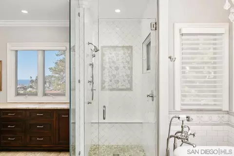 7675 Exchange Pl, La Jolla, CA 92037 photo 28