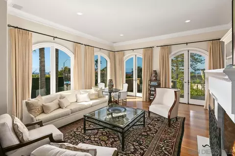 7675 Exchange Pl, La Jolla, CA 92037 photo 8