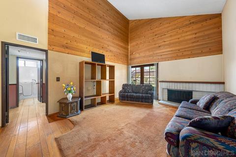 10866 Wagon Wheel Dr, Spring Valley, CA 91978 photo 2