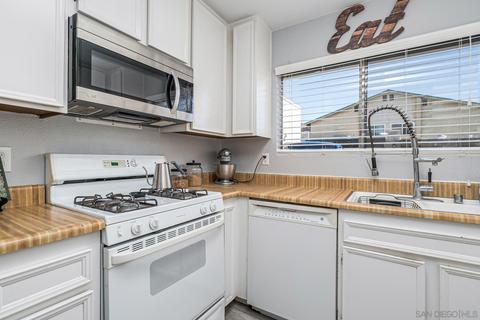 10227 Princess Sarit Way, Santee, CA 92071 photo 9