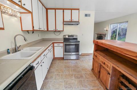13654 Avenida Del Charro, El Cajon, CA 92021 photo 11