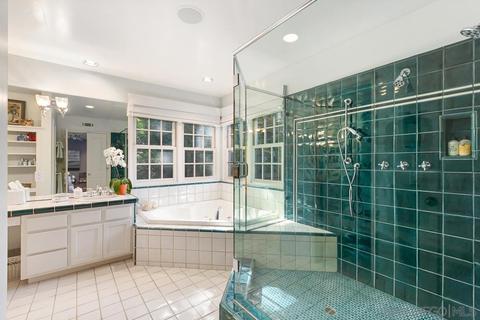 7929 Roseland Dr, La Jolla, CA 92037 photo 17