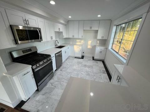 223 Fowles St, Oceanside, CA 92054 photo 2