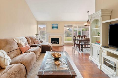 745 Torrey Pines Pl, Oceanside, CA 92058 photo 4