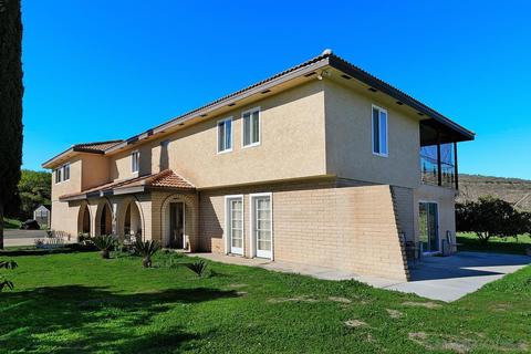 5952 Las Tunas Dr, Oceanside, CA 92057 photo 2