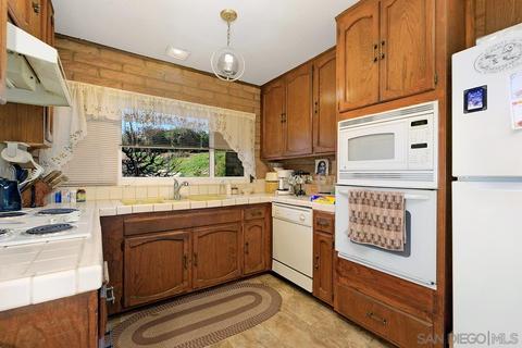 5952 Las Tunas Dr, Oceanside, CA 92057 photo 11