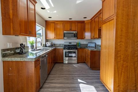 10321 Moorpark St, Spring Valley, CA 91978 photo 13
