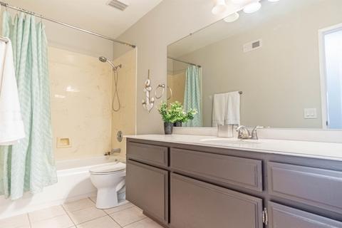10321 Moorpark St, Spring Valley, CA 91978 photo 5
