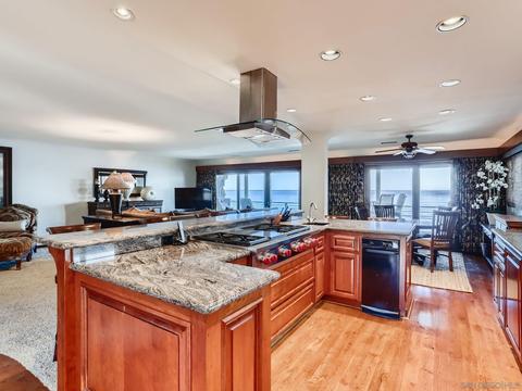 1558 Neptune Ave, Encinitas, CA 92024 photo 2