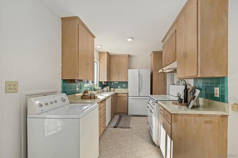 3251 S Barcelona St, Spring Valley, CA 91977 photo 9