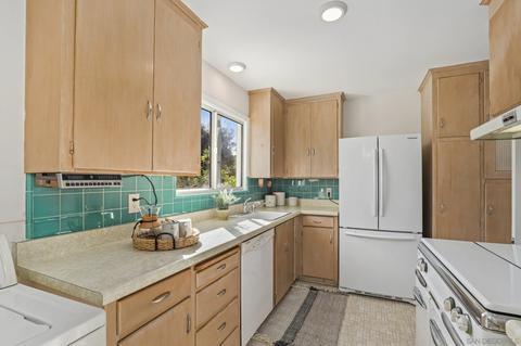 3251 S Barcelona St, Spring Valley, CA 91977 photo 10