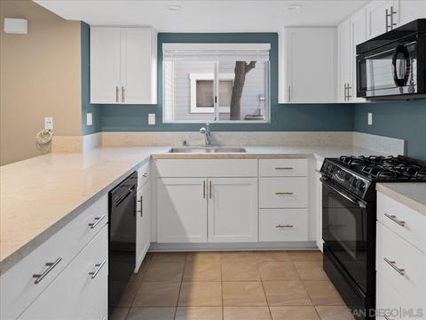 106 Mangano Cir, Encinitas, CA 92024 photo 2