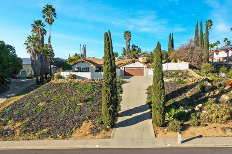 479 Merida Dr, Fallbrook, CA 92028 photo 2