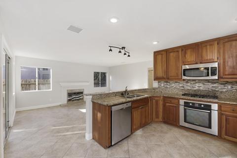 4883 Surrealist Ct, Oceanside, CA 92057 photo 12