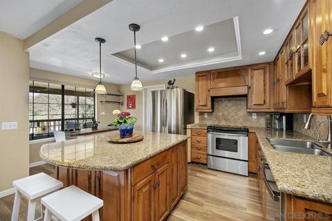 1284 Riverview Dr, Fallbrook, CA 92028 photo 2