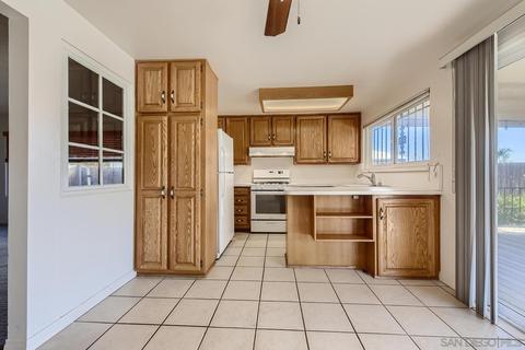 8539 Carlton Oaks Dr, Santee, CA 92071 photo 7