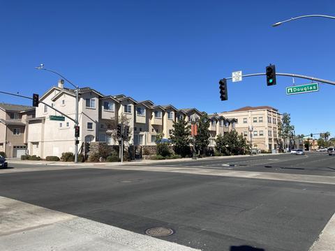 116 W Douglas Ave, El Cajon, CA 92020 photo 1
