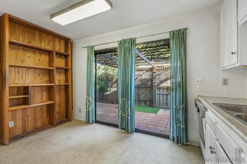 3256 Caminito Ameca, La Jolla, CA 92037 photo 6