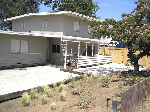 581 N Midway Dr, Escondido, CA 92027 photo 2