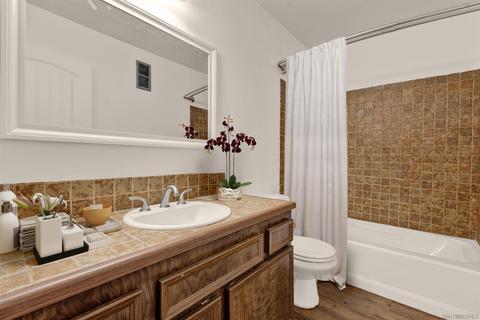 1811 Castle Glen Dr, Escondido, CA 92029 photo 7