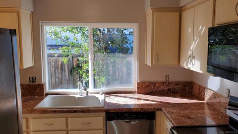 2225 Amber Ln, Escondido, CA 92026 photo 3