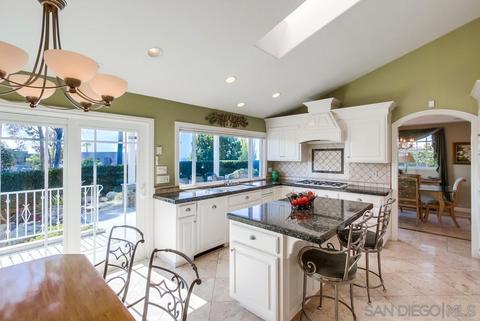1810 Caminito Monrovia, La Jolla, CA 92037 photo 8